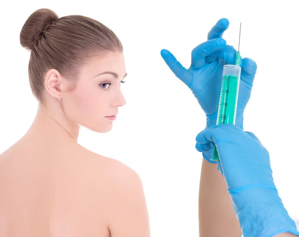 Botox injectie concept - handen met spuit en jonge mooie — Stockfoto