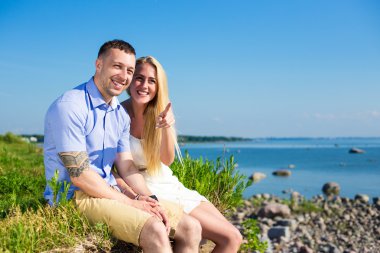 tatil yaz ve kavram - çift Roc gülümseyen mutlu seyahat