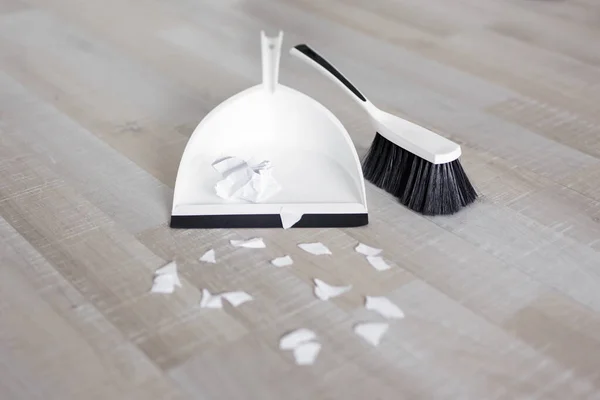 Close Scoop Brush Ripped Pieces Paper Floor — Stock Photo, Image