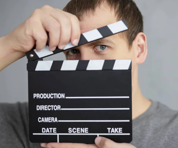 Videografi Och Filmskapande Koncept Närbild Ung Man Som Täcker Ansiktet — Stockfoto