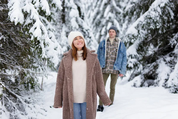 Love Relationship Concept Joyful Dreaming Woman Front Man Forest — Stock Photo, Image