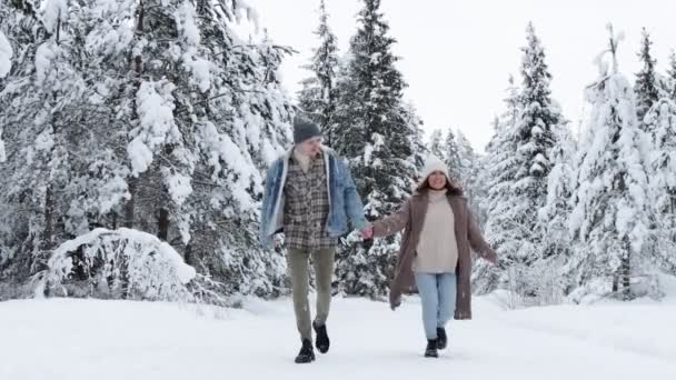 Love Happiness Concept Happy Couple Walking Winter Forest — Stock Video