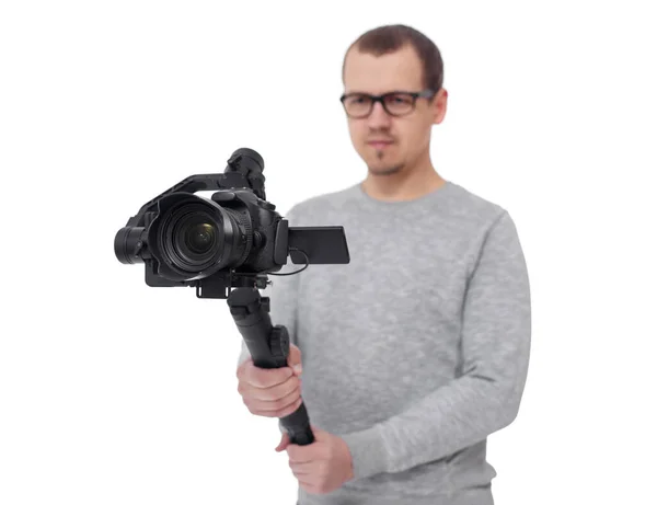 Videógrafo Profissional Usando Câmera Dslr Estabilizador Gimbal Isolado Fundo Branco — Fotografia de Stock