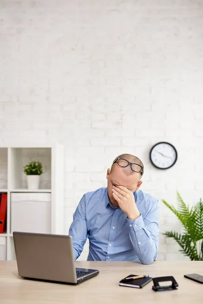 Geschäft Arbeit Depression Und Stress Trauriger Geschäftsmann Der Büro Sitzt — Stockfoto