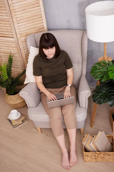Freelance Internet Koncept Top View Woman Using Laptop Home — Stock fotografie