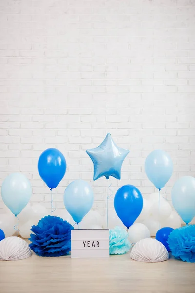 Bebê Menino Primeira Festa Aniversário Decoração Balões Azul Bolas Papel — Fotografia de Stock