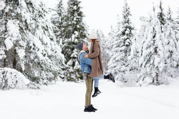 Full Length Portrait Young Couple Love Looking Each Other Winter — Stock Photo, Image