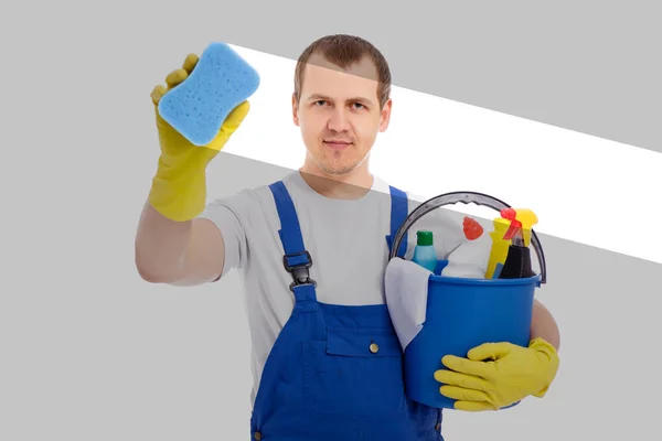 Portret Van Mannenreiniger Blauw Uniform Vuilemmer Met Reinigingsuitrusting Stofvrij Raam — Stockfoto