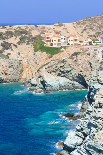 在希腊克里特岛上的岩石海岸 — 图库照片