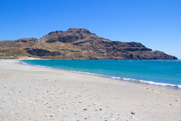 Plage avec eau bleue transparente sur l'île de Crète en Grèce — Photo