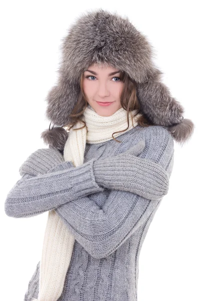 Téli ruhák elszigetelt fiatal gyönyörű nő portréja — Stock Fotó