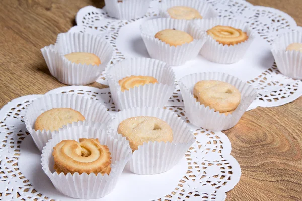 Biscuits au sucre différents sur la table — Photo