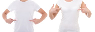 erkek ve kadın WHI üzerinde izole boş t-shirt gösterilen yakın çekim