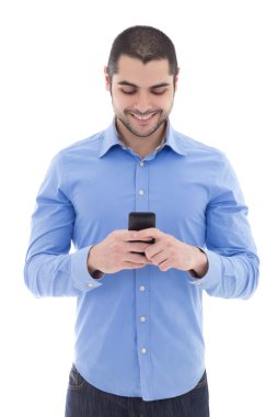 yakışıklı Arapça adam wh izole smartphone ile mavi gömlekli