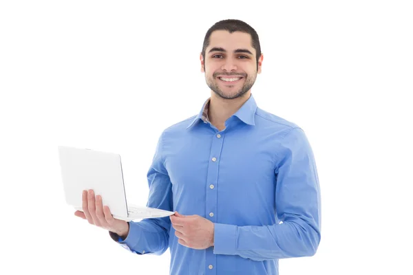 Portrait de bel homme arabe avec ordinateur portable isolé sur blanc — Photo