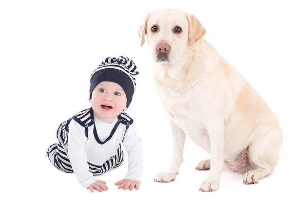 Щасливий дитина хлопчик і красива собака золотий ретривер сидить ізолат — стокове фото