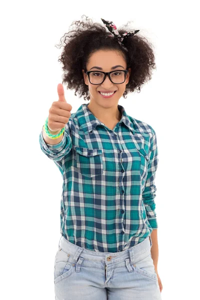 Sourire la belle adolescente afro-américaine thumbs up isolat — Photo