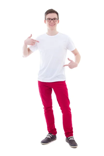 Jovem bonito em branco t-shirt apontando para si mesmo isolado — Fotografia de Stock