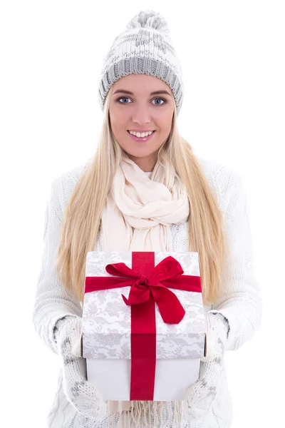 Young cute beautiful woman in winter clothes with gift box isola — Stock Photo, Image