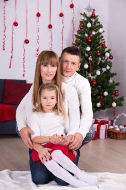 Noel ve yeni yıl kavramı - anne ve kızı ile dekor