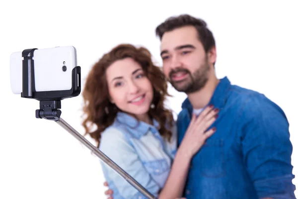 Jovem casal assumir stic selfie selfie foto com telefone inteligente — Fotografia de Stock