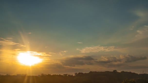 Tijdsverloop Bij Zonsondergang Met Bewolking Van Dag Tot Nacht — Stockvideo