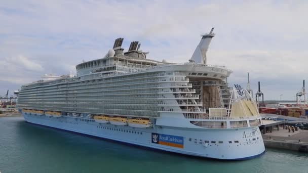 Miami Usa Mars 2019 Royal Caribbean Kryssningsfartyg Allure Seas Dockat — Stockvideo