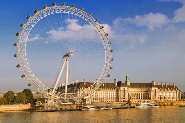 London Cityscape com London Eye à tarde — Fotografia de Stock