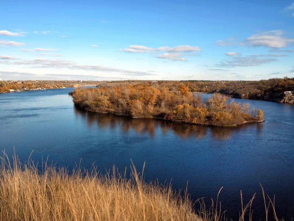 Île Dans Forêt Automne Avec Réflexion Dniper Ukraine — Photo