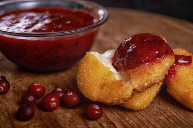 peynir nuggets kızılcık sosu ile