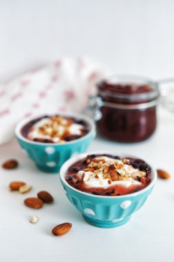 yoğurt ile Servis Kahvaltı