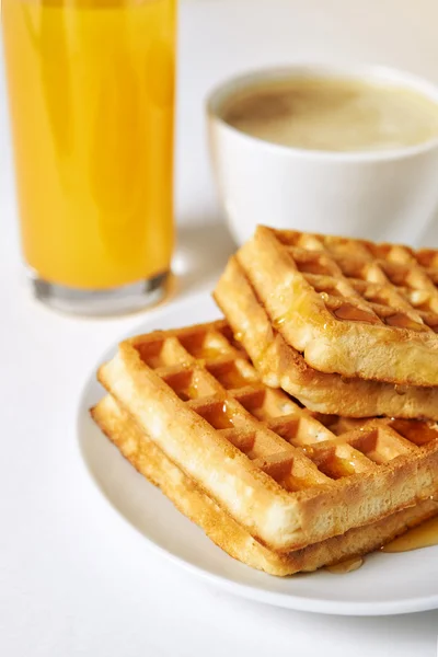 Frühstück mit Waffeln — Stockfoto