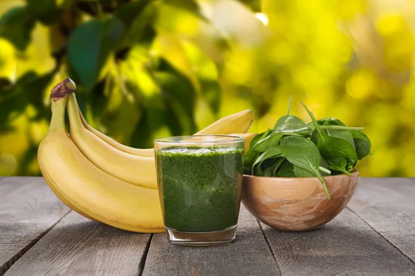 Taze yeşil smoothie