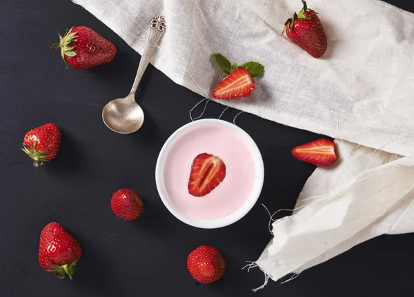 Φράουλα yoghurt.top προβολή — Φωτογραφία Αρχείου