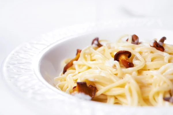 Spagheti with wild mashrooms — Stock Photo, Image