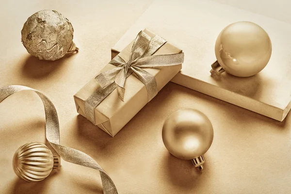 Golden gift boxes — Stockfoto