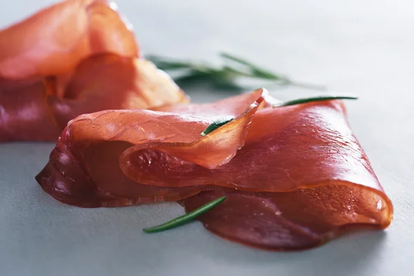 Prosciutto fatiado — Fotografia de Stock