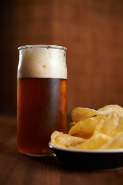 bira ve patates cipsi