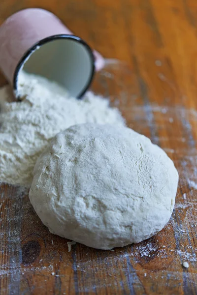 Whoule flour and dough — Stock Photo, Image