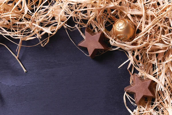 Fondo de Navidad con caramelos de chocolate — Foto de Stock