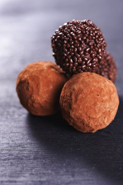 Ev yapımı çikolatalı trüf