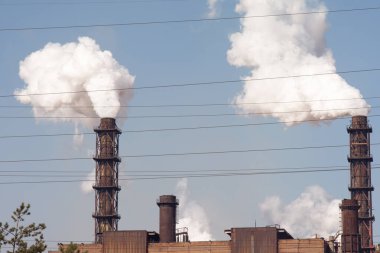 Hava salınımları şehri kirletiyor. Ekolojik kirlilik. 