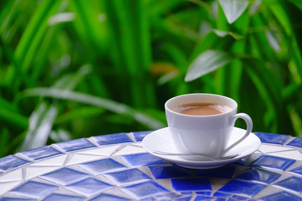 Kaffeetasse im Freien — Stockfoto