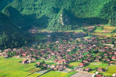 vadi içinde TZB oğlu, Vietnam köyde