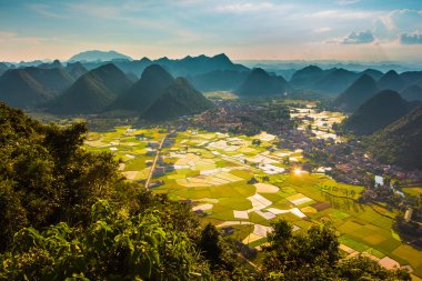 Bac evlat, Vietnam vadisinde pirinç alan