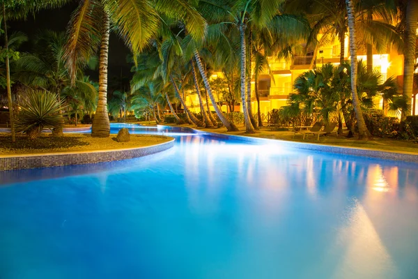 Vue Nuit à la piscine Images De Stock Libres De Droits