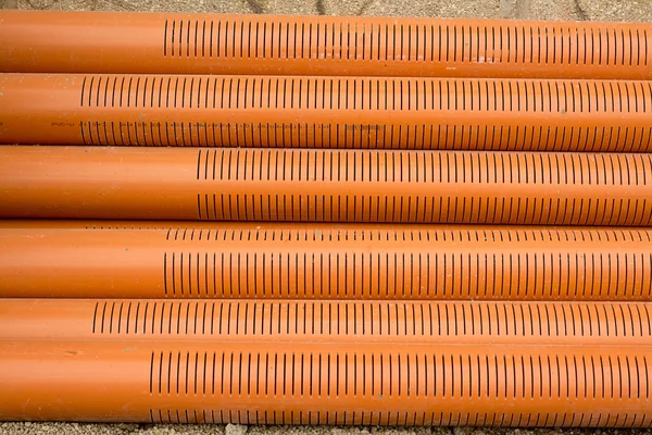 Tubos de PVC polvorientos y sucios — Foto de Stock