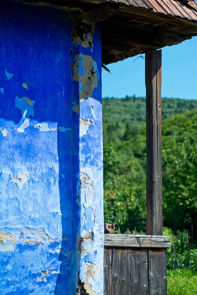 Gamla hus detalj med veranda — Stockfoto