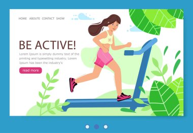 Koşu bandında koşan bir kadın ormandaki arka planda.