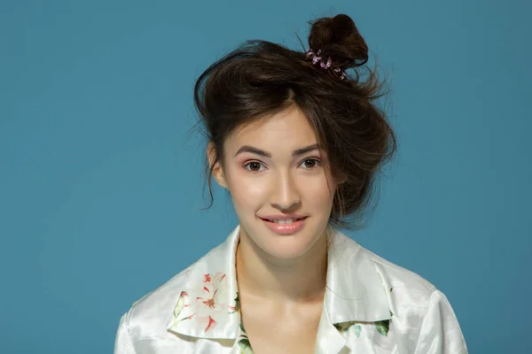 Retrato Menina Manhã Bonito Menina Adolescente Alegre Bonita Olhando Para — Fotografia de Stock